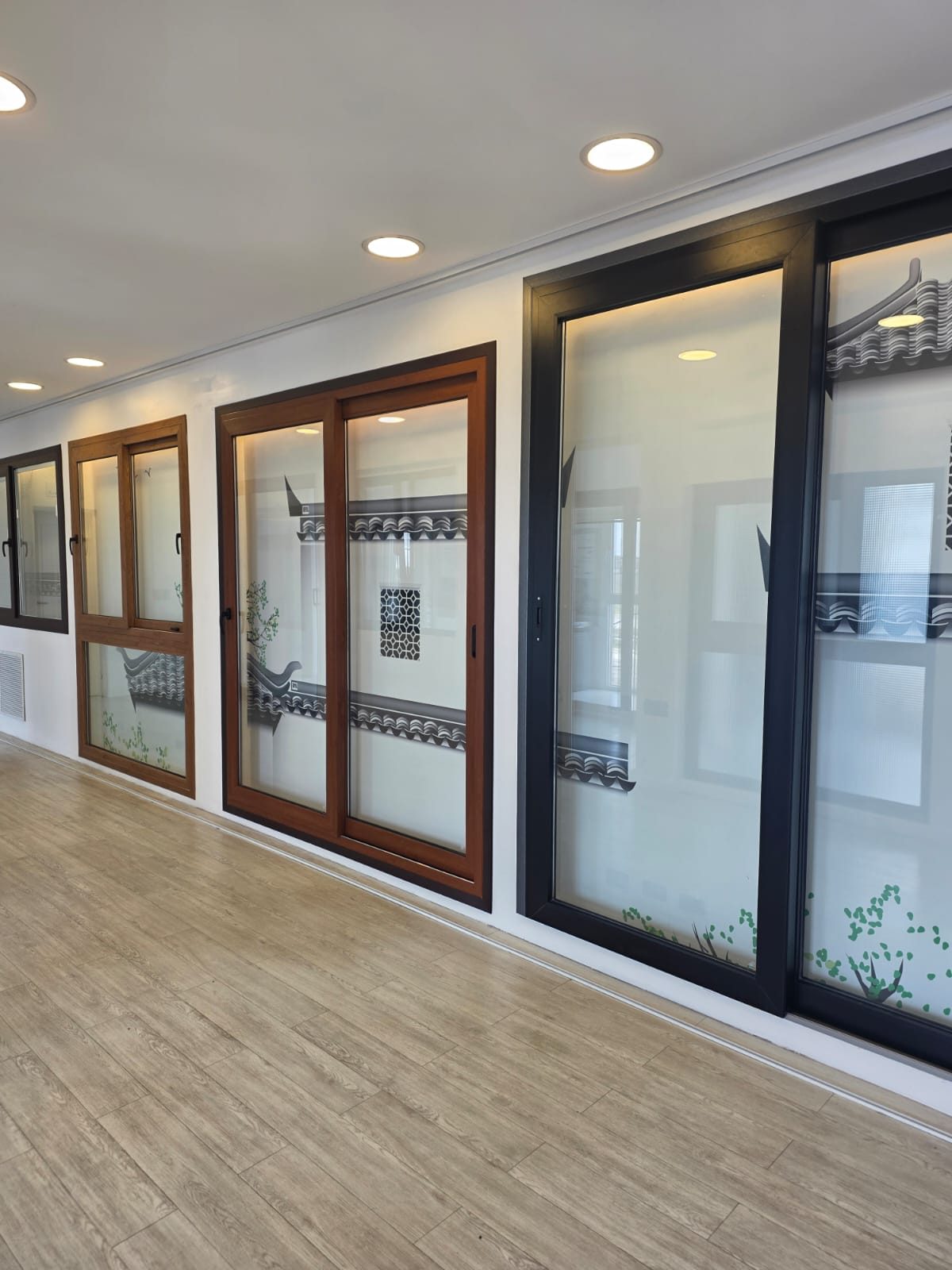 Showroom de Canton con la linea completa montada